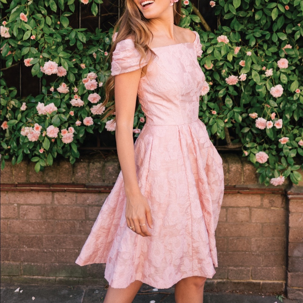 NWT Gal Meets Glam Pink Augusta Off the Shoulder Dress